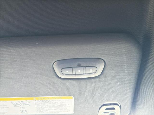 Photo of 2025 Bright White Clearcoat RAM 1500