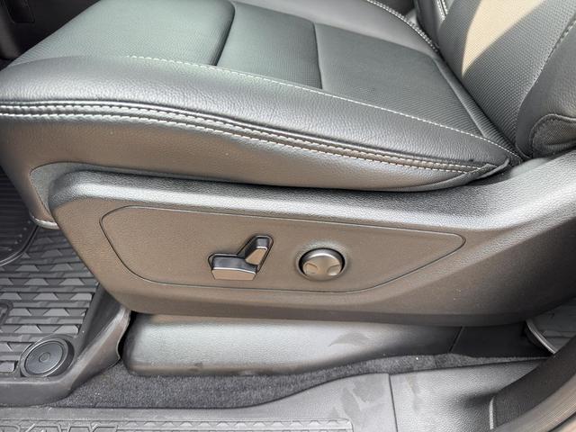 Photo of 2026 Granite Crystal Clearcoat Metallic RAM 1500
