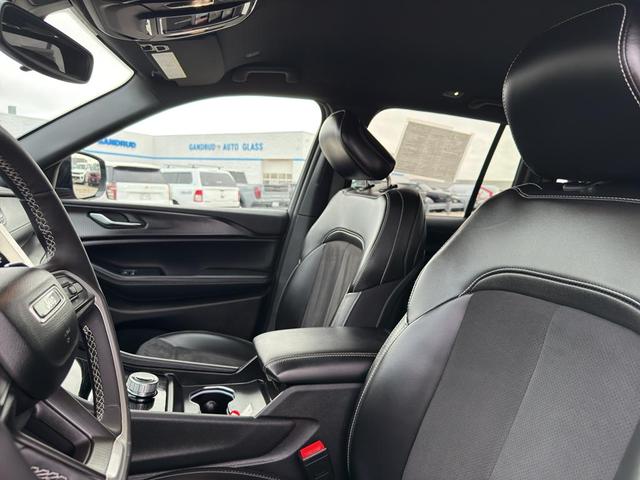 Photo of 2024 Velvet Red Pearlcoat Jeep Grand Cherokee