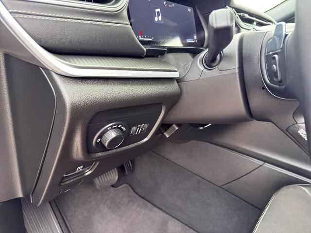Photo of 2024 Velvet Red Pearlcoat Jeep Grand Cherokee