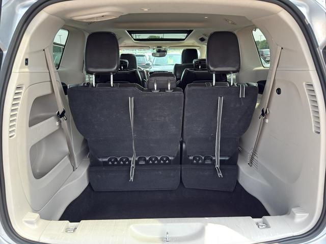 Photo of 2023 Silver Mist Clearcoat Chrysler Pacifica