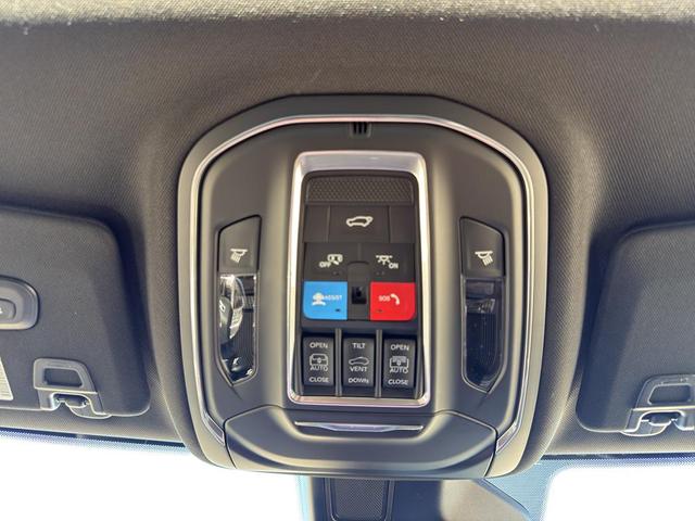 Photo of 2025 Metallic Jeep Grand Cherokee L