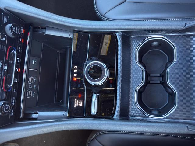 Photo of 2025 Metallic Jeep Grand Cherokee L