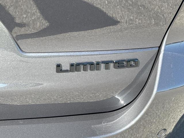 Photo of 2025 Metallic Jeep Grand Cherokee L