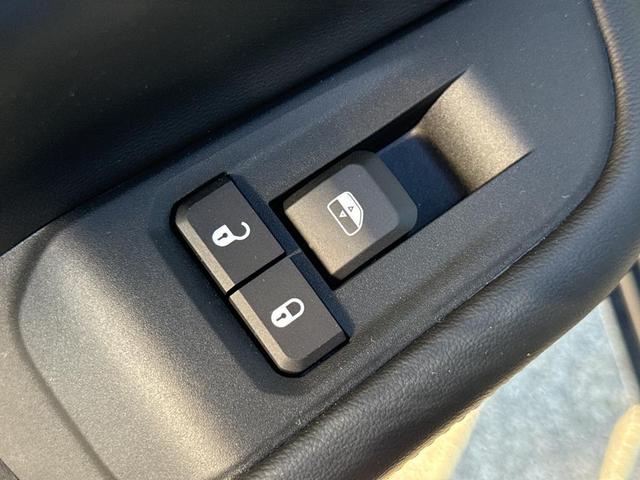 Photo of 2025 Metallic Jeep Grand Cherokee L