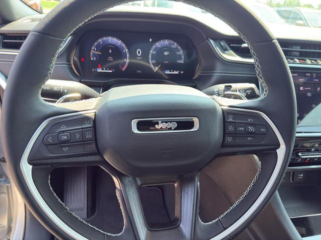 Photo of 2025 Silver Zynith Jeep Grand Cherokee L