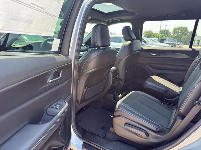 Photo of 2025 Silver Zynith Jeep Grand Cherokee L