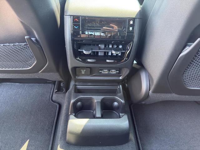 Photo of 2025 Silver Zynith Jeep Grand Cherokee L