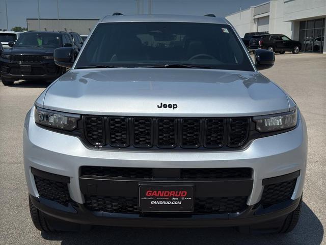 Photo of 2025 Silver Zynith Jeep Grand Cherokee L