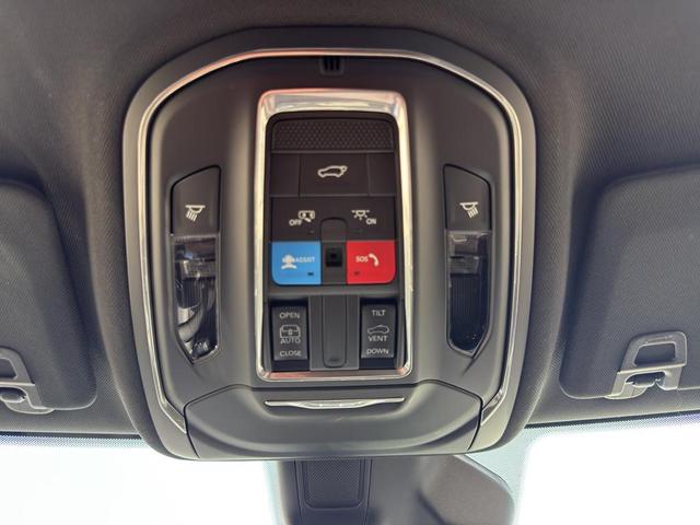Photo of 2025 Silver Zynith Jeep Grand Cherokee L