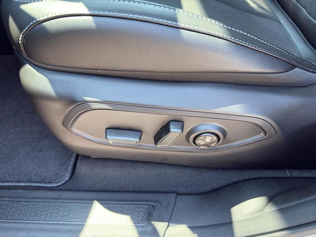 Photo of 2025 Silver Zynith Jeep Grand Cherokee L