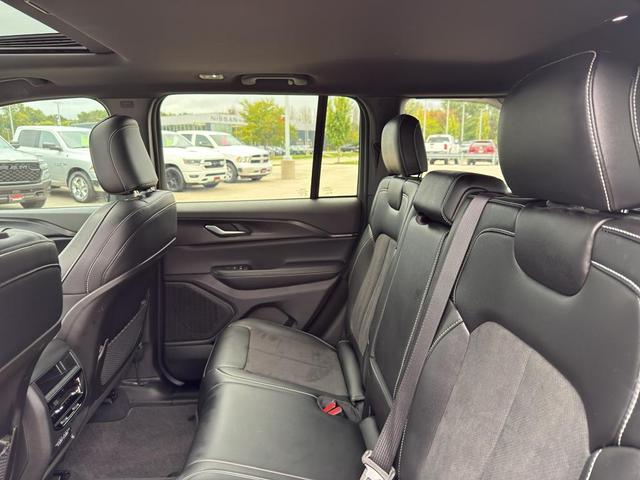 Photo of 2024 Silver Zynith Jeep Grand Cherokee