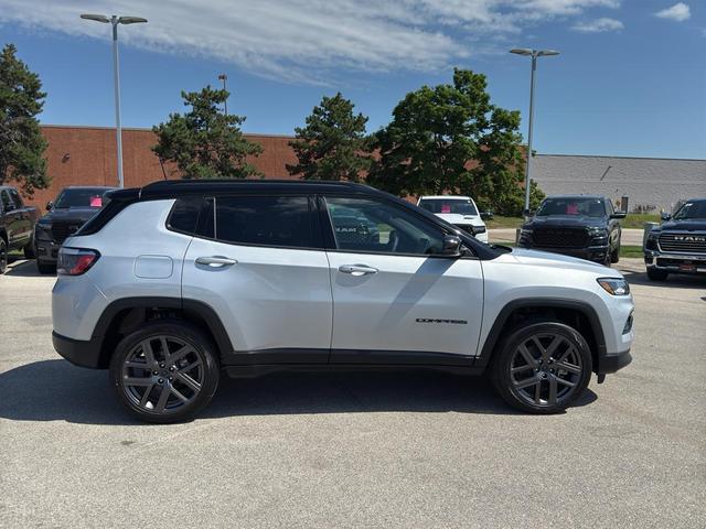 Photo of 2025 Silver Zynith Jeep Compass