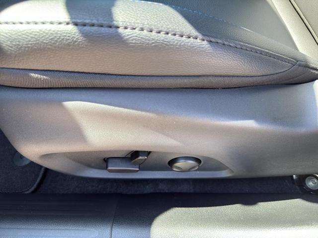 Photo of 2025 Silver Zynith Jeep Compass
