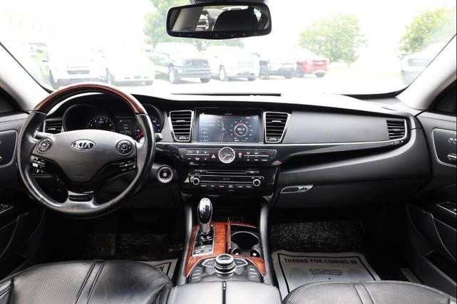 Photo of 2016 White Kia K900
