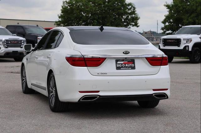 Photo of 2016 White Kia K900