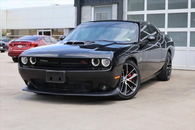 Photo of 2018 Black Dodge Challenger