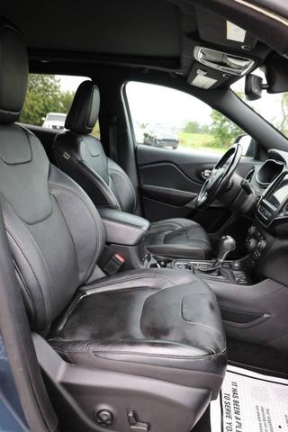 Photo of 2021 Blue Jeep Cherokee