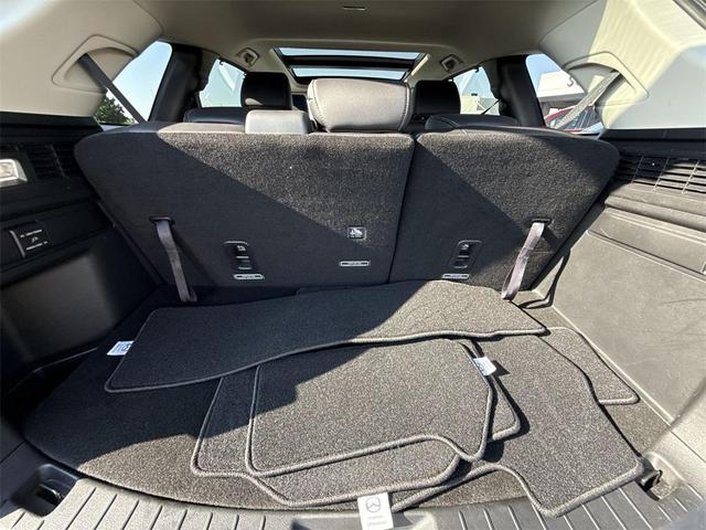 Photo of 2024 Rhodium White Metallic Mazda CX-90