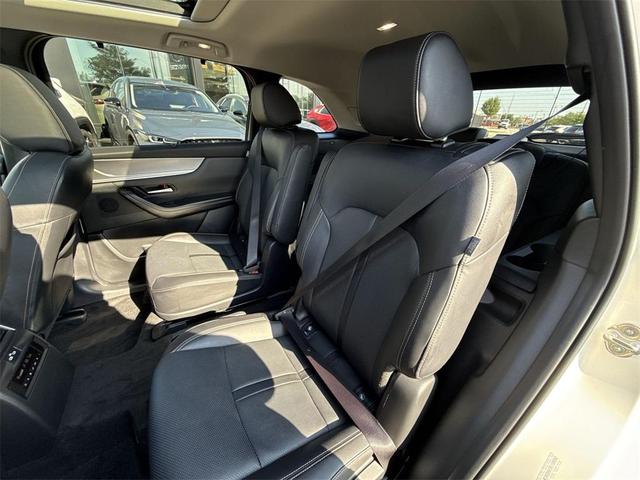 Photo of 2024 Rhodium White Metallic Mazda CX-90