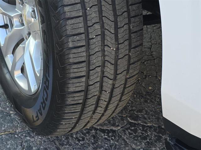 Photo of 2021 Summit White Chevrolet Suburban