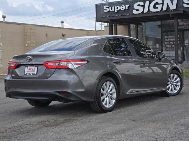 Photo of 2018 Predawn Gray Mica Toyota Camry