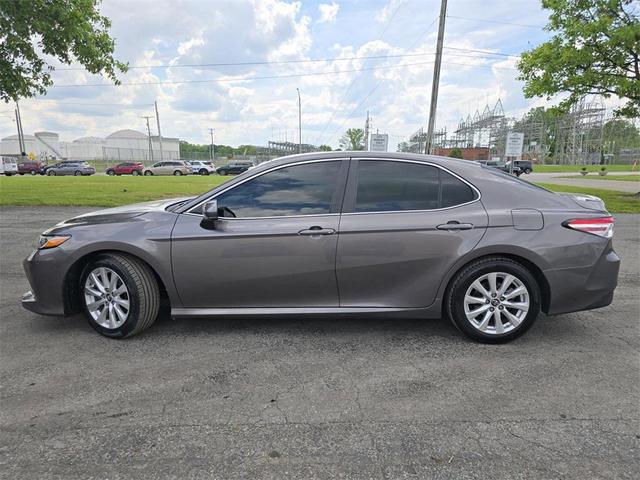 Photo of 2018 Predawn Gray Mica Toyota Camry