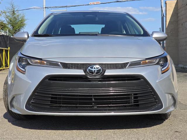 Photo of 2024 Classic Silver Metallic Toyota Corolla