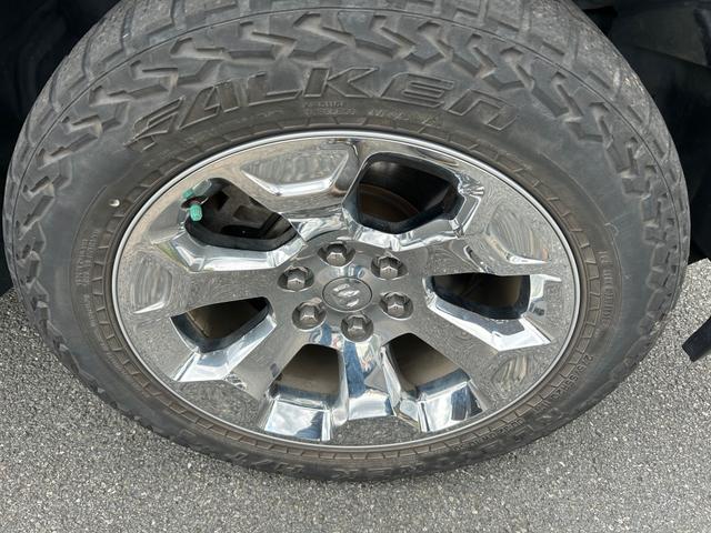 Photo of 2020 Diamond Black Crystal Pearlcoat RAM 1500
