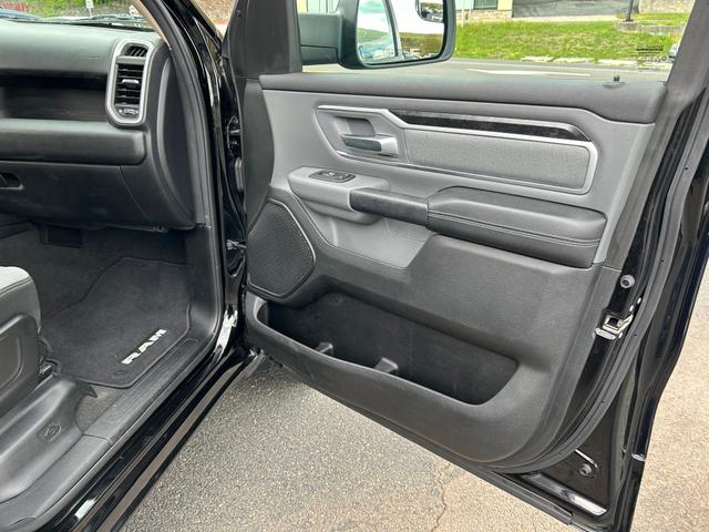 Photo of 2020 Diamond Black Crystal Pearlcoat RAM 1500