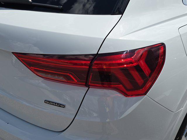 Photo of 2024 White Audi Q3