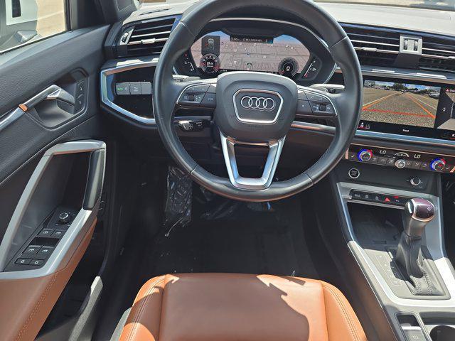 Photo of 2024 White Audi Q3
