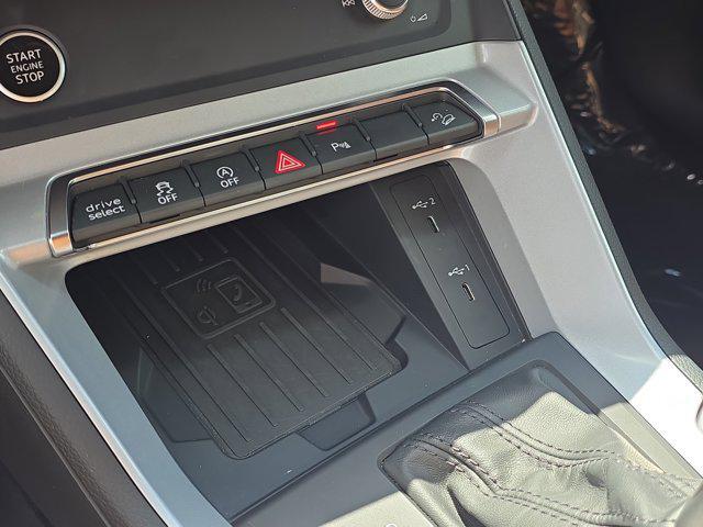 Photo of 2024 White Audi Q3