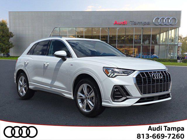 Photo of 2024 White Audi Q3