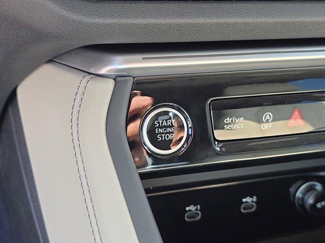 Photo of 2025 Glacier White Metallic Audi Q5