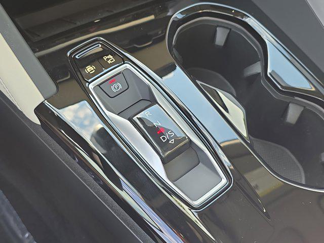 Photo of 2025 Glacier White Metallic Audi Q5