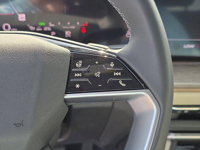 Photo of 2025 Glacier White Metallic Audi Q5