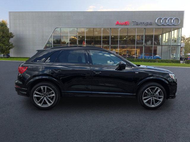 Photo of 2025 Mythos Black Metallic Audi Q3