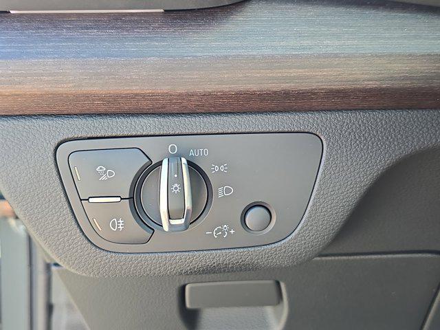 Photo of 2025 Chronos Gray Metallic Audi Q5