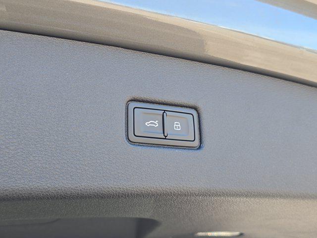 Photo of 2025 Chronos Gray Metallic Audi Q5