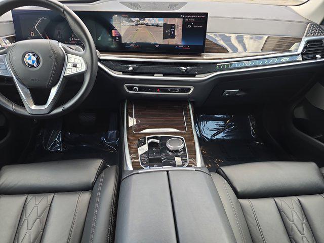 Photo of 2023 Black Sapphire Metallic BMW X7