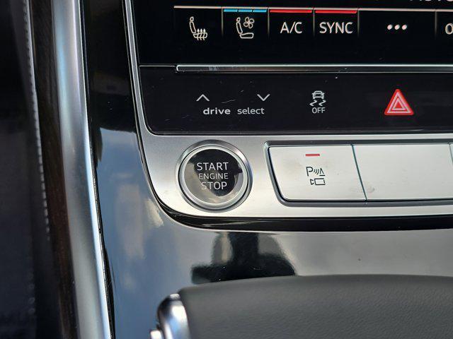Photo of 2025 Glacier White Metallic Audi Q8