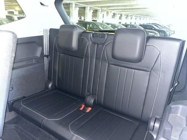 Photo of 2022 Platinum Gray Metallic Volkswagen Tiguan