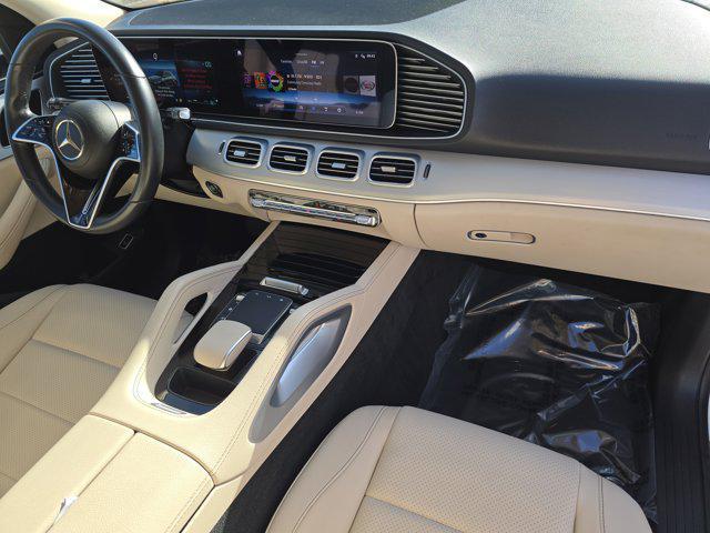 Photo of 2024 Obsidian Black Metallic Mercedes-Benz GLE 350