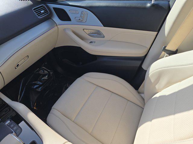 Photo of 2024 Obsidian Black Metallic Mercedes-Benz GLE 350