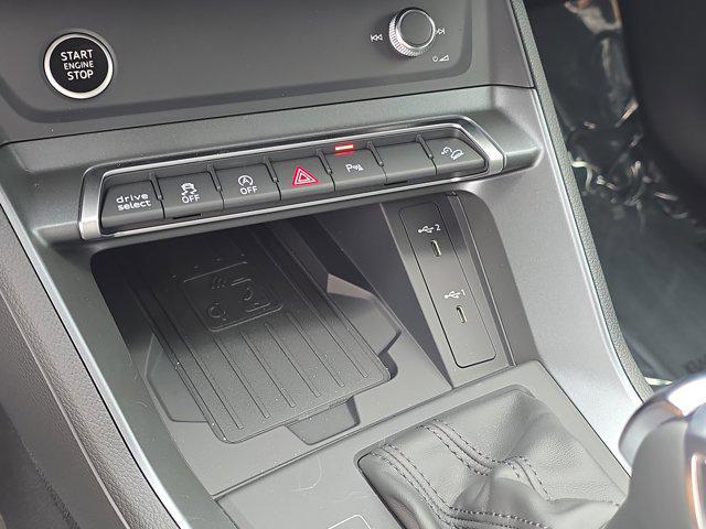 Photo of 2025 Chronos Gray Metallic Audi Q3