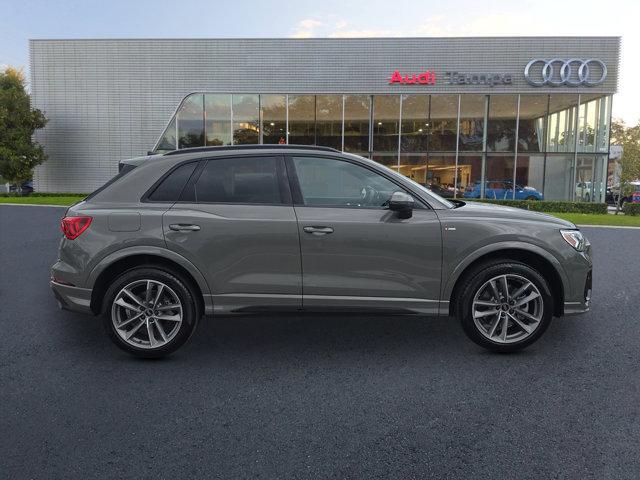 Photo of 2025 Chronos Gray Metallic Audi Q3