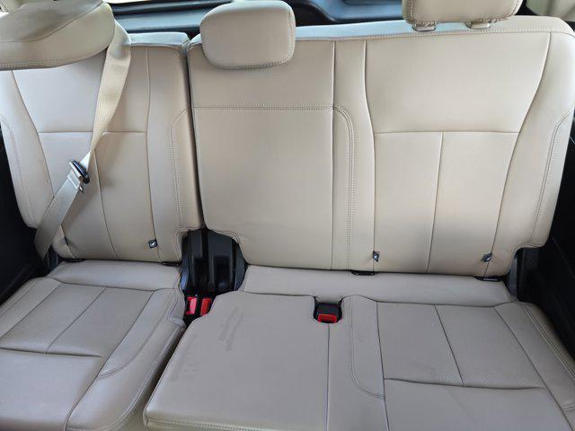 Photo of 2023 Star White Metallic Tri-Coat Ford Expedition