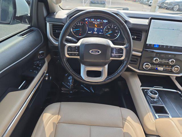 Photo of 2023 Star White Metallic Tri-Coat Ford Expedition