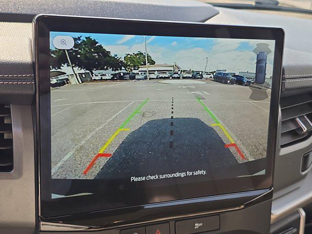 Photo of 2023 Star White Metallic Tri-Coat Ford Expedition